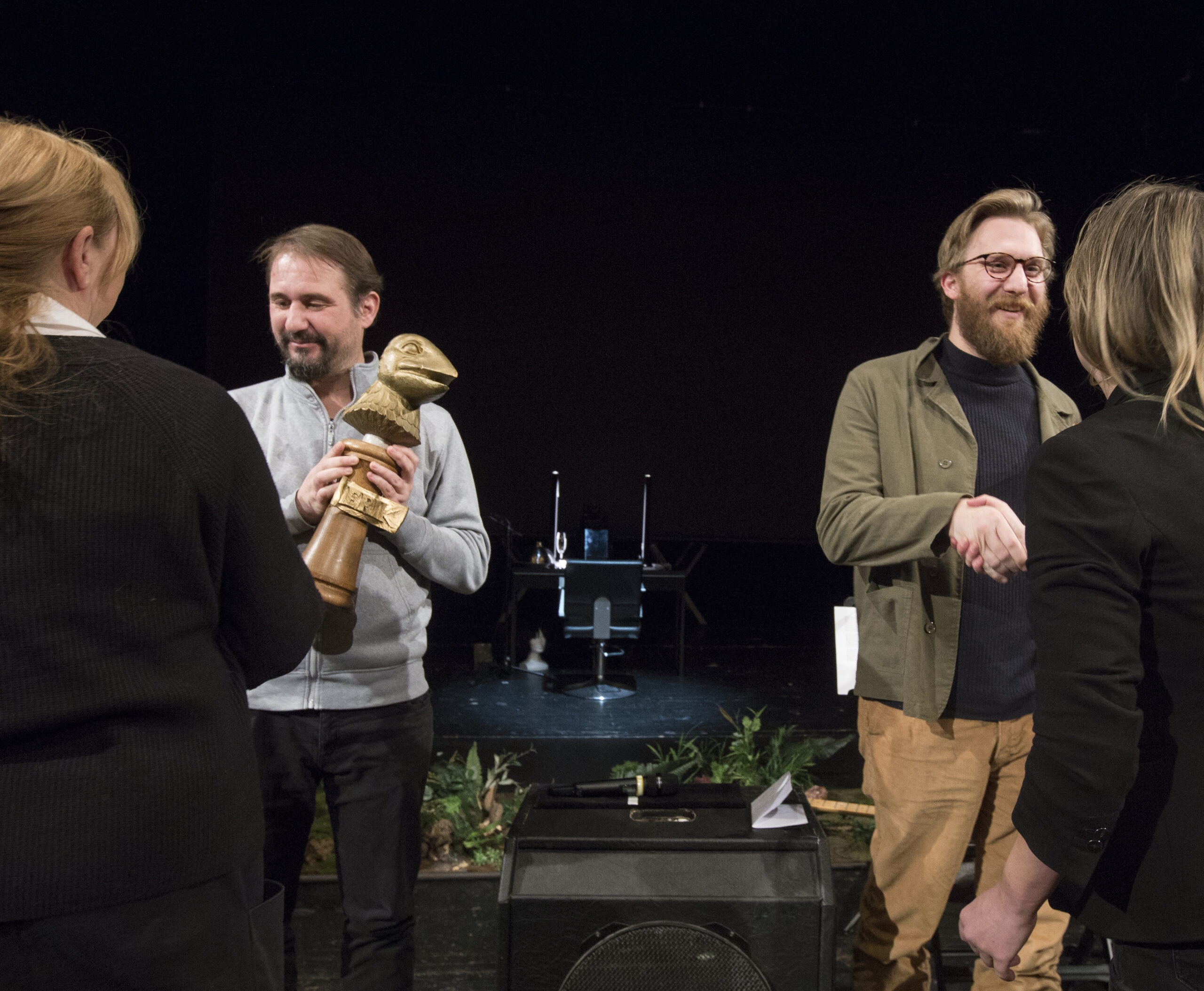 Jakub Vašíček, režisér, Simona Chalupová, předsedkyně Českého střediska UNIMA a Karel Czech, scénograf, Iva Kopecká, dramaturgyně divadla MInor Praha (foto Irena Vodáková)