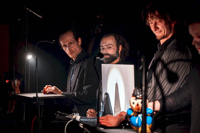 Fekete Seretlek /EXIT/foto Martin Bambušek