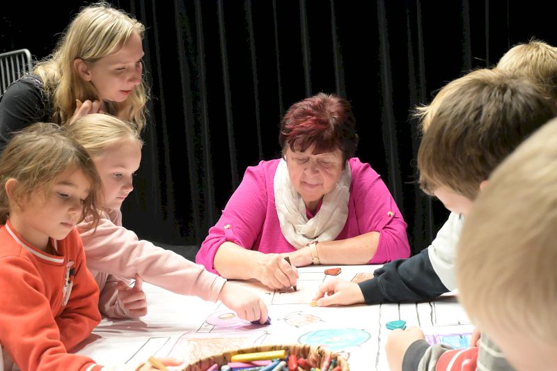 Divadlo loutek, Ostrava / Vezmi babičku do divadla