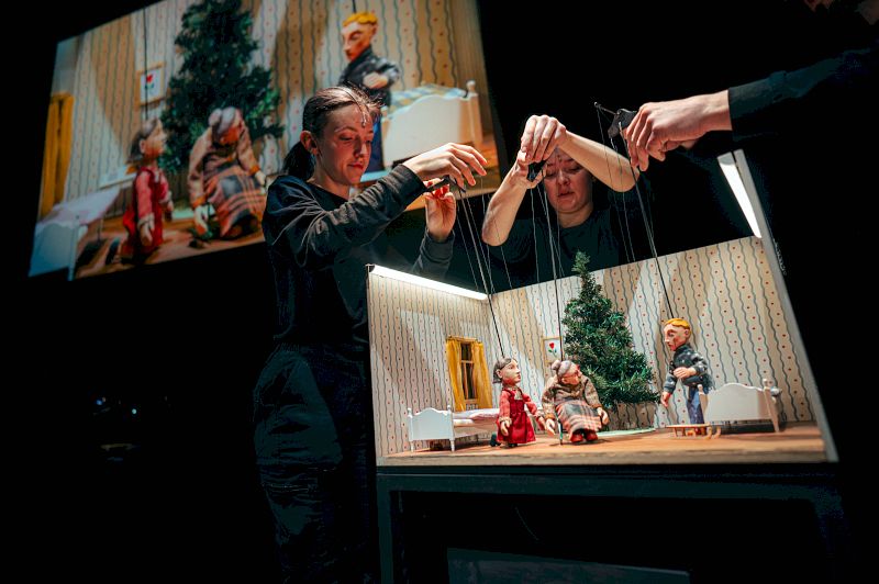 Divadlo loutek, Ostrava /Sněhová královna / foto Petr Chodura